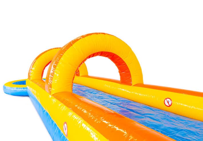 Aufblasbare Wasserrutsche mieten